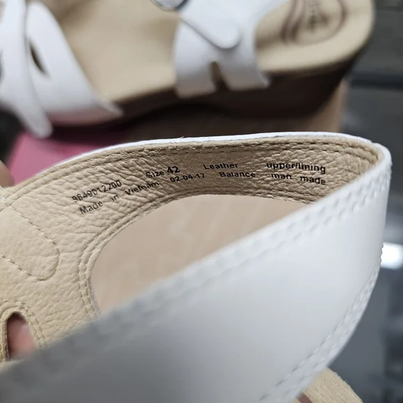 Dansko Women's Season Sandals White Full Grain - Picture 3 of 9